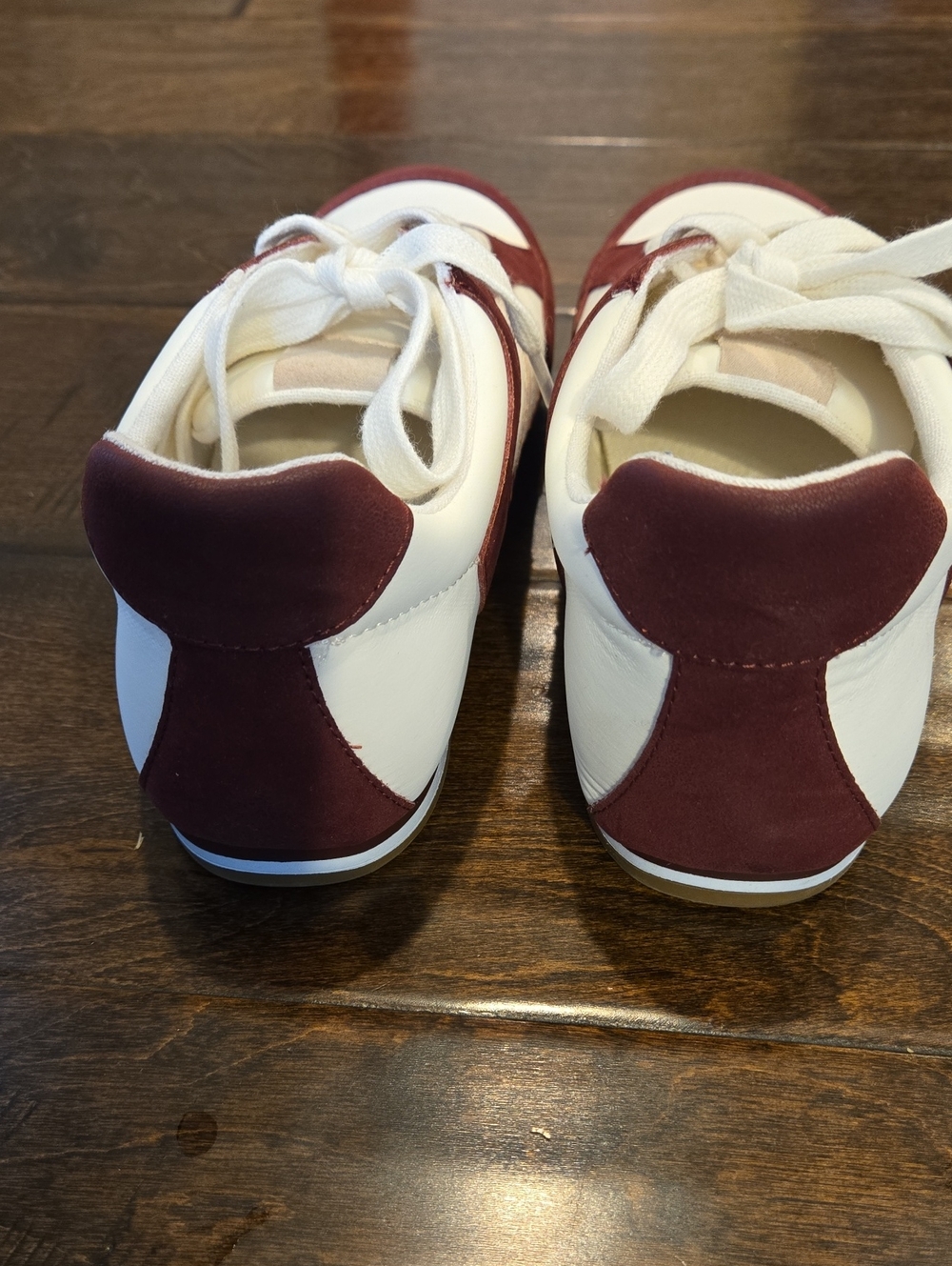 Loft Low Profile Sneaker - Picture 6 of 9